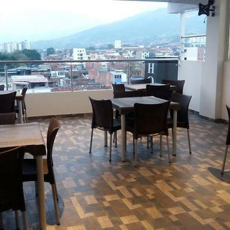 Hotel Giron Plaza Bagian luar foto